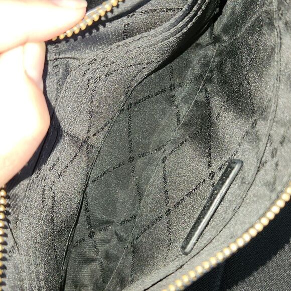 Michael Kors Black Textured Wristlet Pebbled Leather Wallet Clutch Purse - Picture 4 of 13